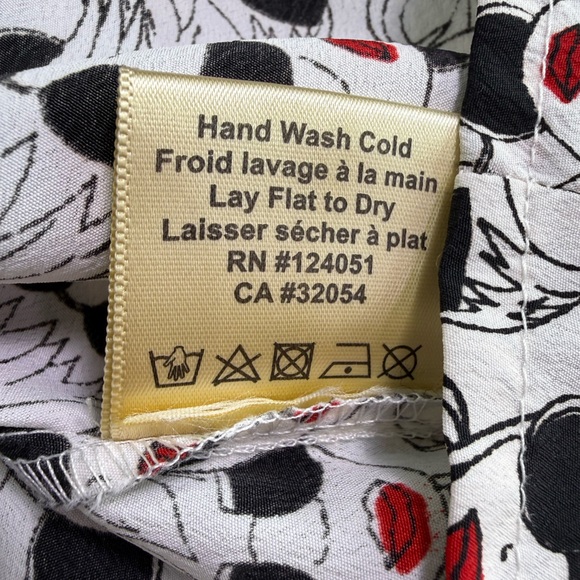 Porridge Anthropologie Graphic Getaway Face Print Midi Skirt Red Lips Size XS - Picture 8 of 10